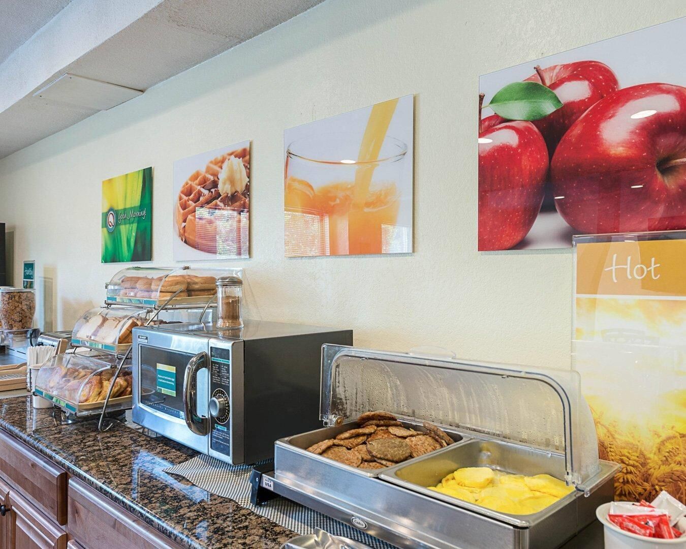 Free daily continental breakfast