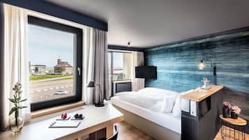 Deluxe Room, 1 Double Bed, Balcony (Cozy Sitting Corner) | Hypo-allergenic bedding, minibar, in-room safe, desk