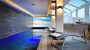 Indendørs pool
