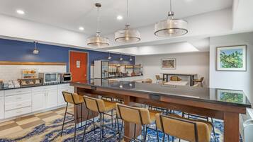Free daily buffet breakfast