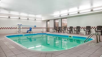 Indendørs pool