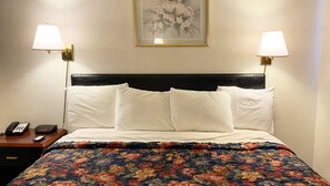 Escritorio, wifi gratis y ropa de cama 