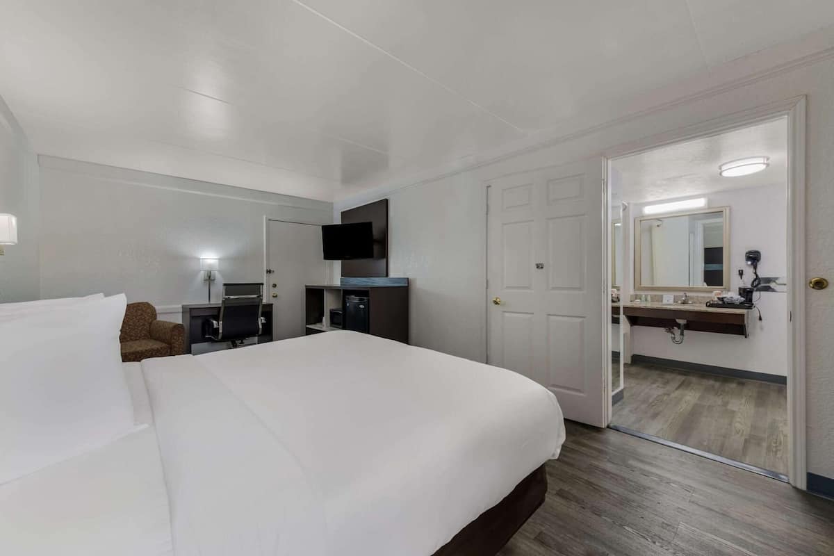 Desk, laptop workspace, soundproofing, iron/ironing board