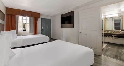 Quality Inn & Suites Airport