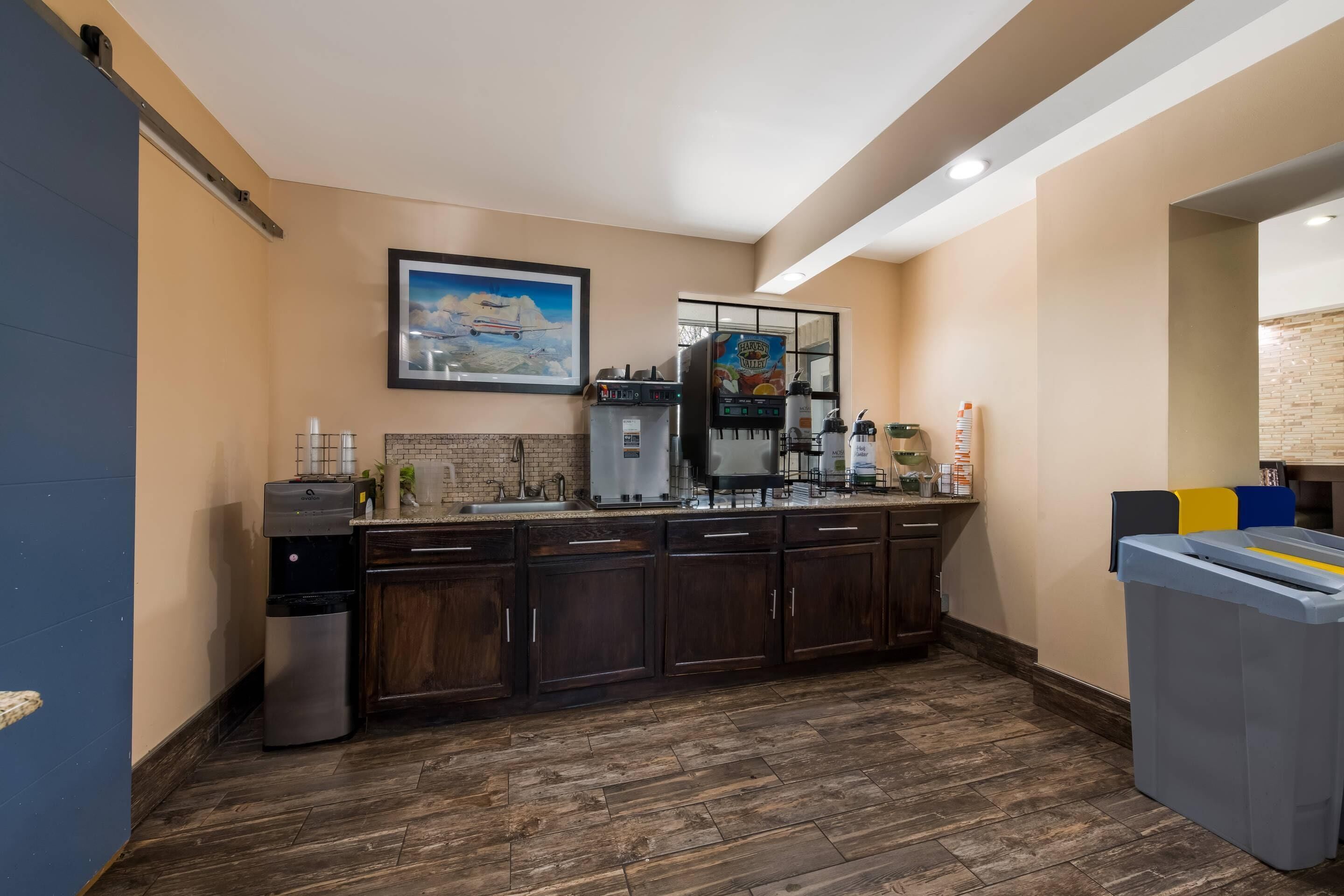 free daily continental breakfast