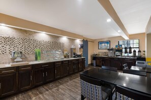 TĂ€gliches inbegriffenes kontinentales FrĂŒhstĂŒck