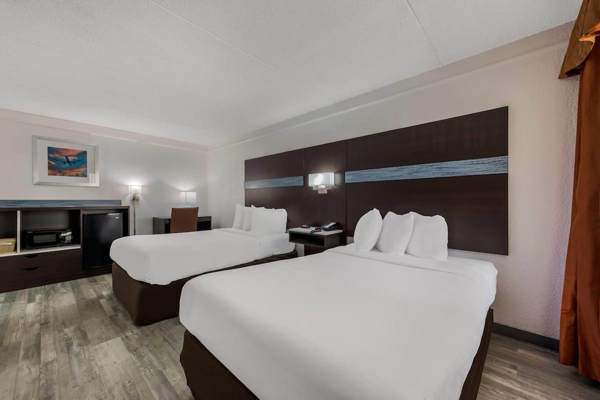 Chambre, 2 lits doubles, accessible aux personnes à mobilité réduite, non-fumeur | Bureau, espace de travail pour ordinateurs portables