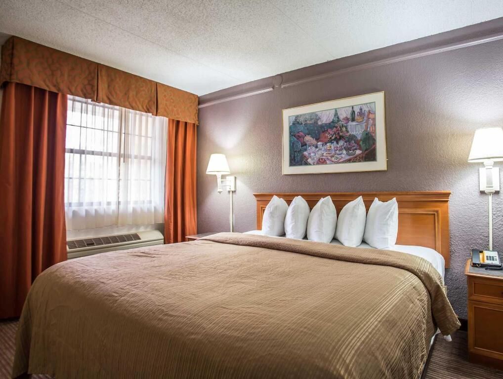 Desk, laptop workspace, soundproofing, iron/ironing board