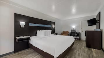 Bàn, khu vực làm việc phù hợp cho laptop, phòng cách âm