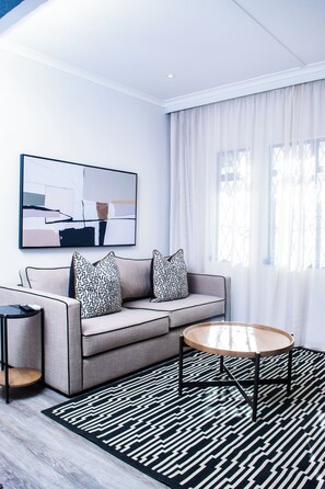 Suite, 1 Double Bed, Garden View (SUITE) | Living area | 21-inch TV with satellite channels