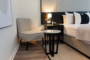 1 Schlafzimmer, Zimmersafe, Schreibtisch, kostenloses WLAN