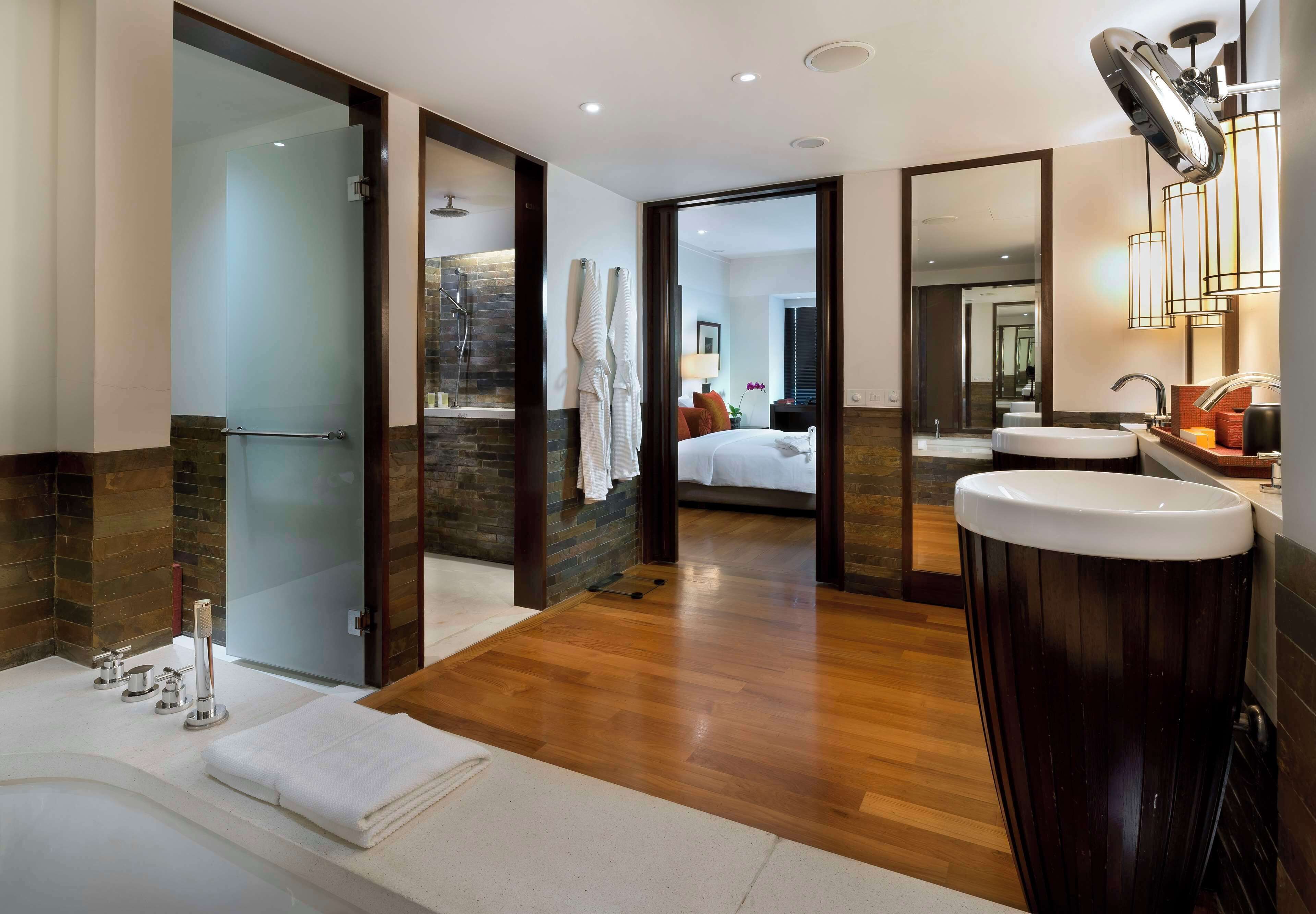 minibar, in-room safe, desk, blackout curtains