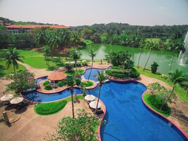 2 piscinas al aire libre