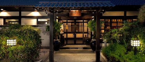 8 restaurants servant le déjeuner