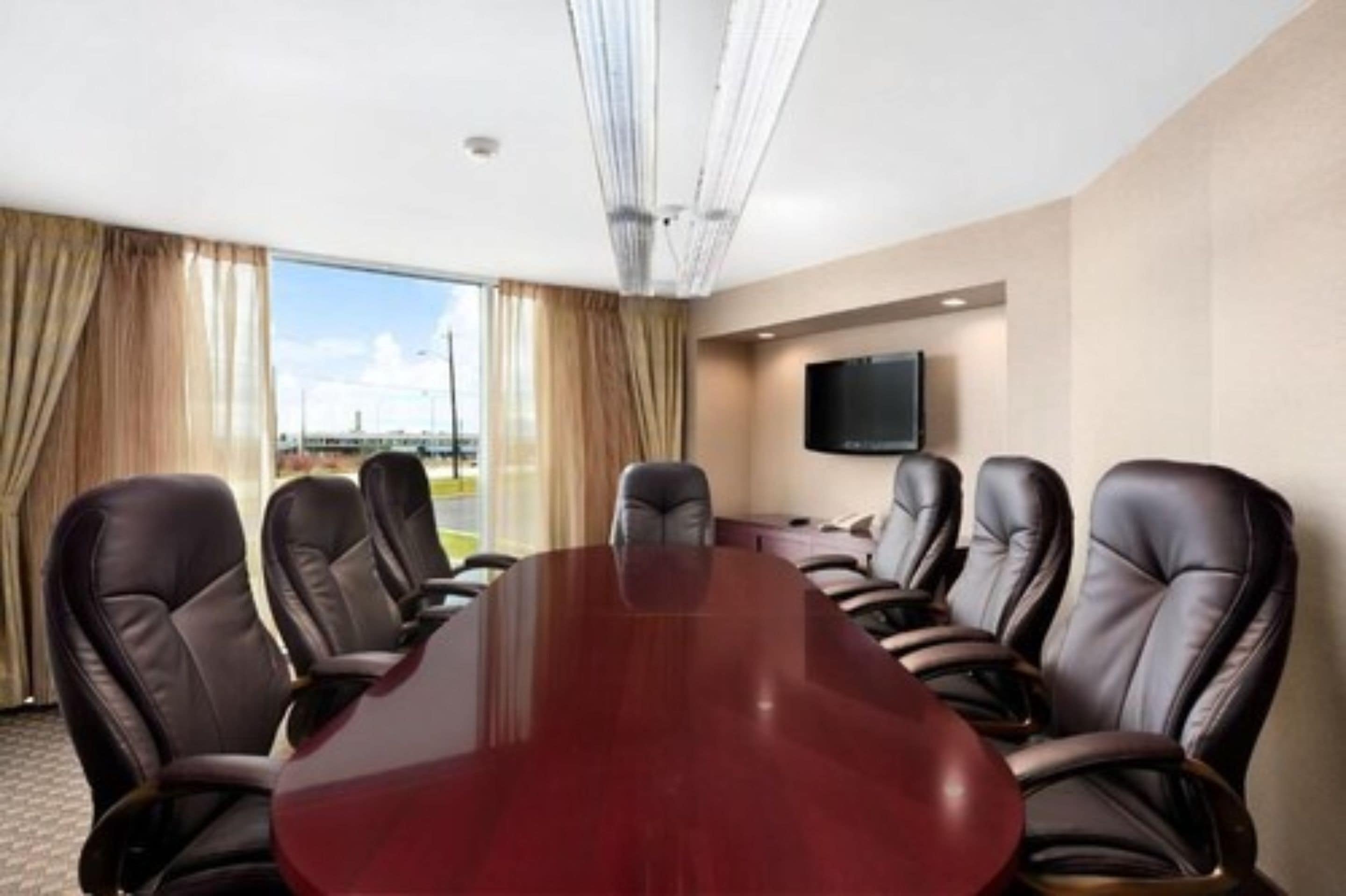 Photo - Comfort Inn & Conference Centre Toronto Airport