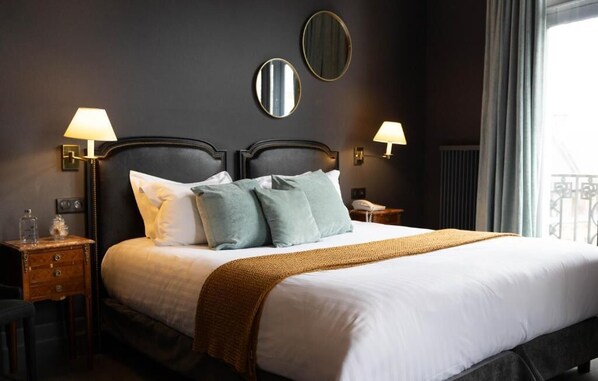 Privilege Double Room | Premium bedding, in-room safe, individually decorated, desk - Hotel Carlton (Lille)