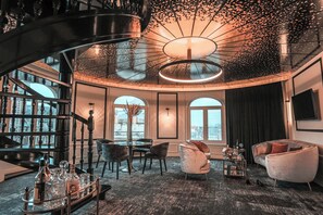 chambre Suite Coupole | Premium bedding, in-room safe, individually decorated, desk - Hotel Carlton (Lille)