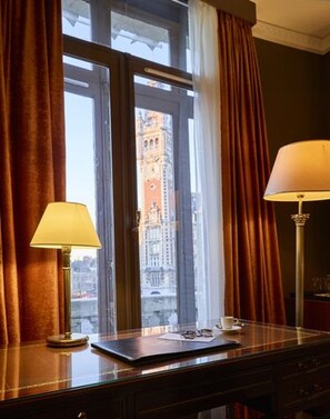 Privilege Double Room | Premium bedding, in-room safe, individually decorated, desk - Hotel Carlton (Lille)