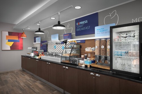 Holiday Inn Express Fargo-West Acres by IHG