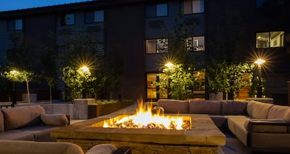 Park City Peaks Hotel