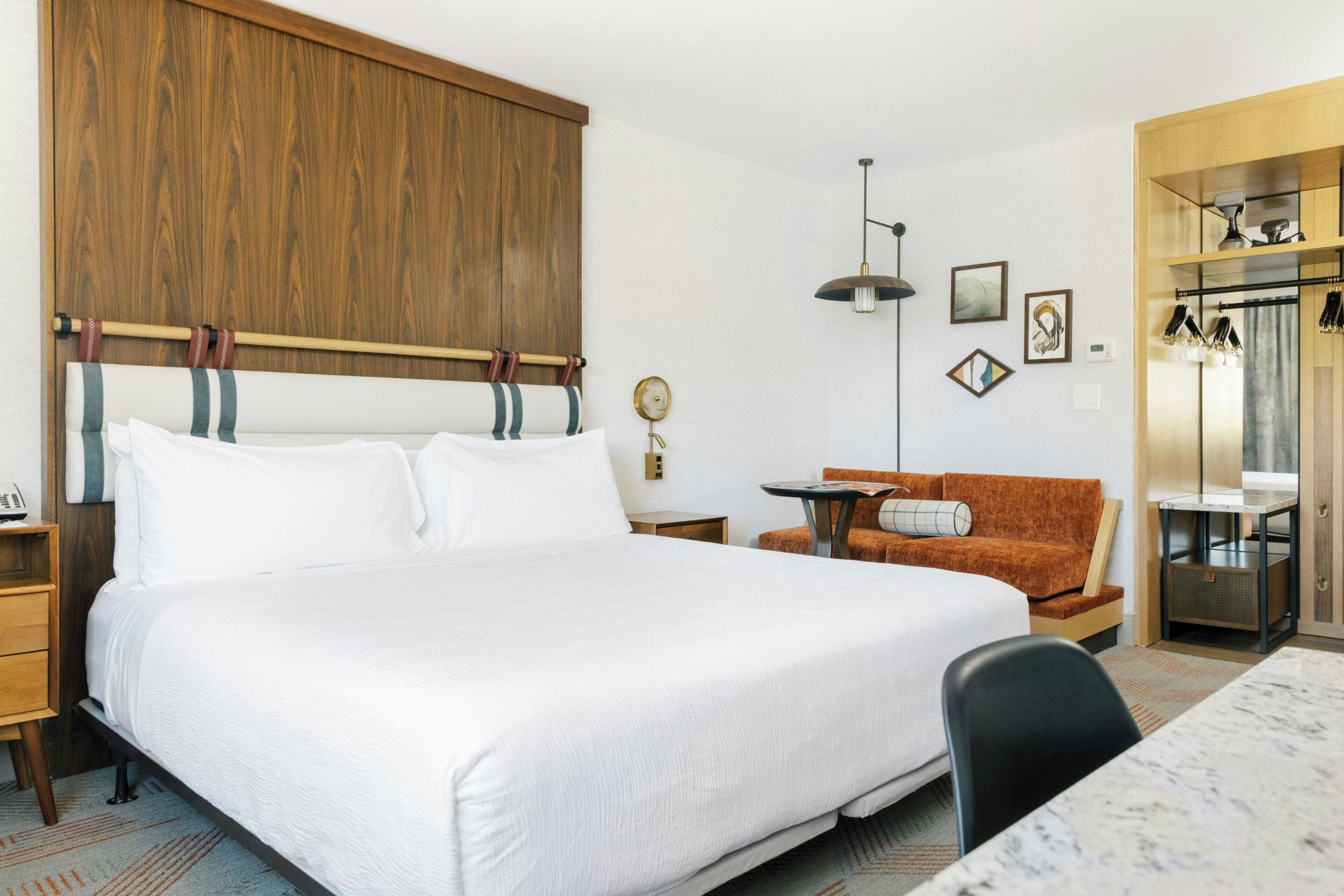 Room, 1 King Bed | Premium bedding, down comforters, in-room safe, desk