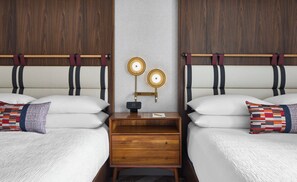 Premium bedding, down duvets, in-room safe, desk - Hotel Thaynes, Park City, a Tribute Portfolio Hotel (Park City)