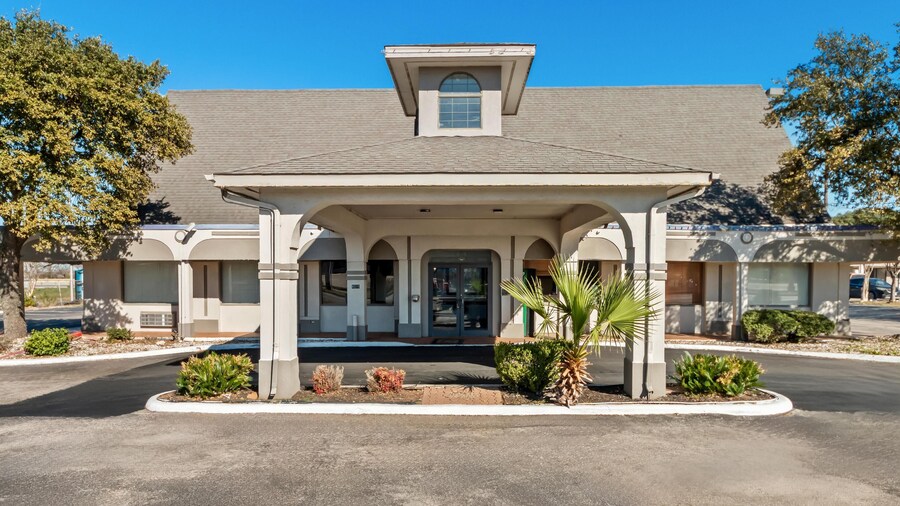 Knights Inn San Antonio near Frost Bank Center