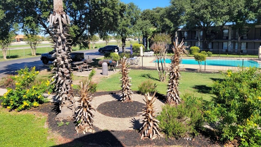 Knights Inn San Antonio near Frost Bank Center