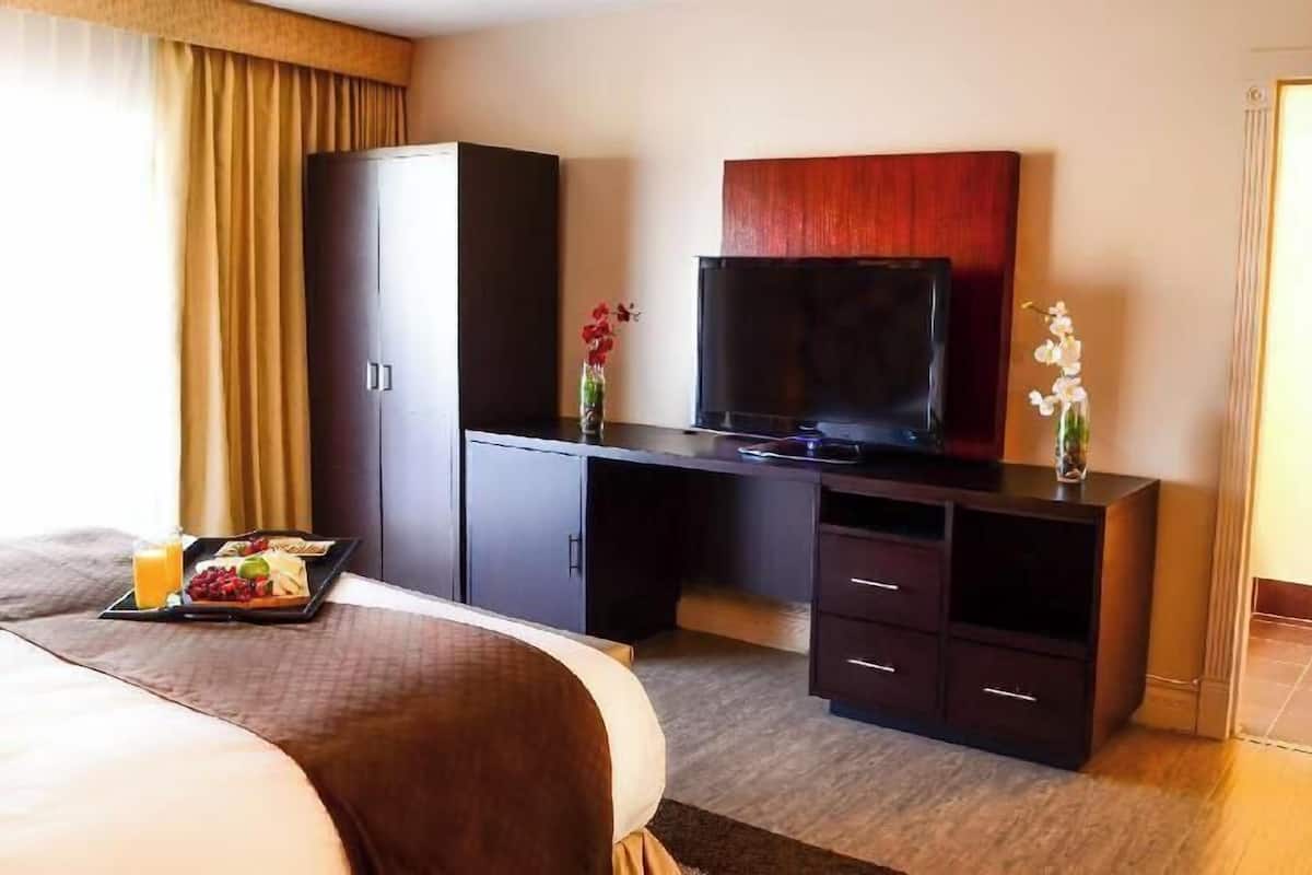 1 bedroom, hypo-allergenic bedding, pillow-top beds, in-room safe