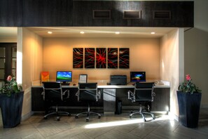Business center - DoubleTree Suites by Hilton Tucson Airport (Tucson)
