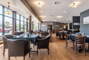 Breakfast and dinner served, American cuisine