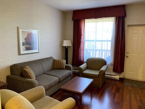 Pillow-top beds, desk, soundproofing, iron/ironing board