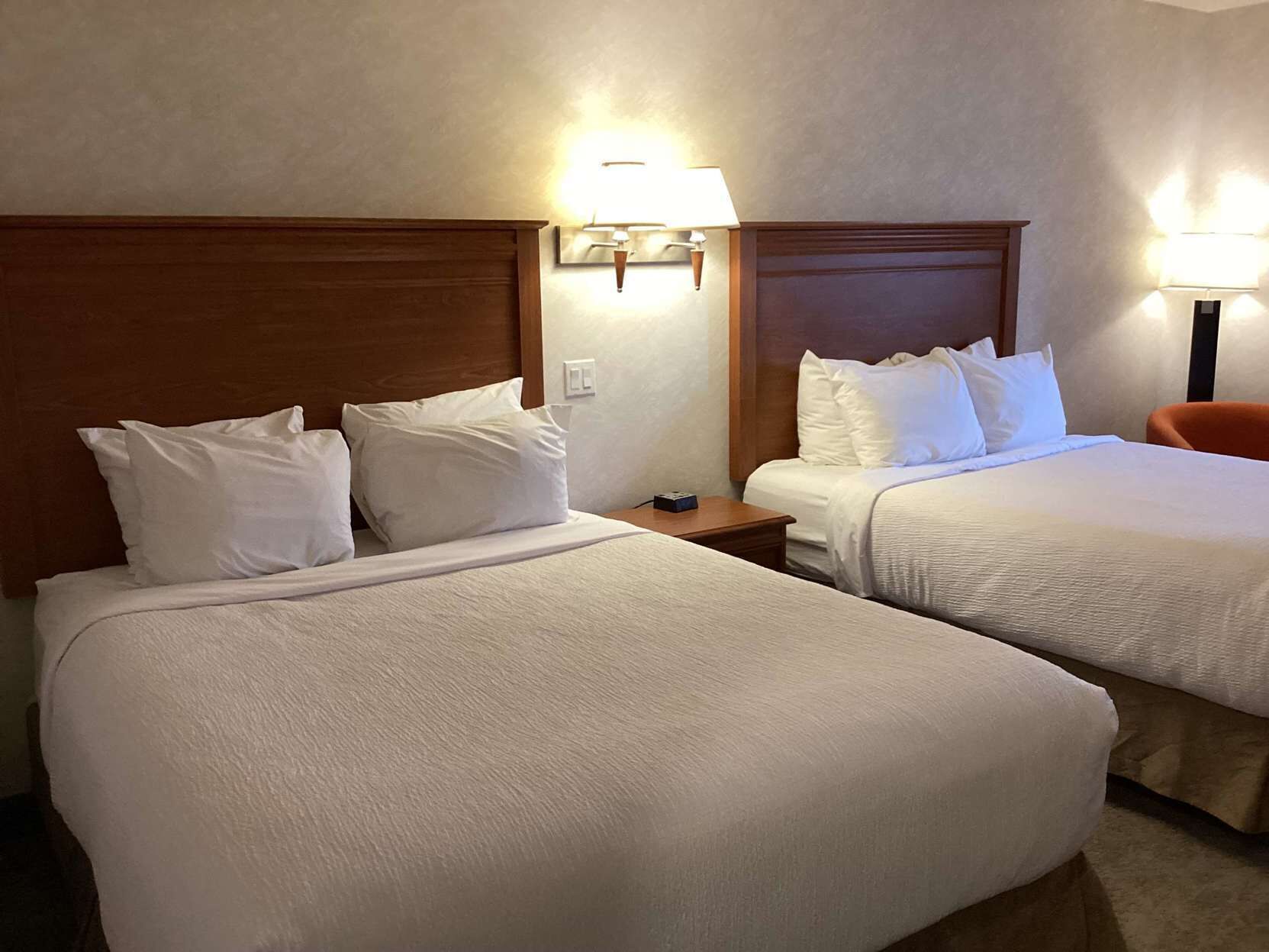 Pillowtop beds, desk, soundproofing, iron/ironing board