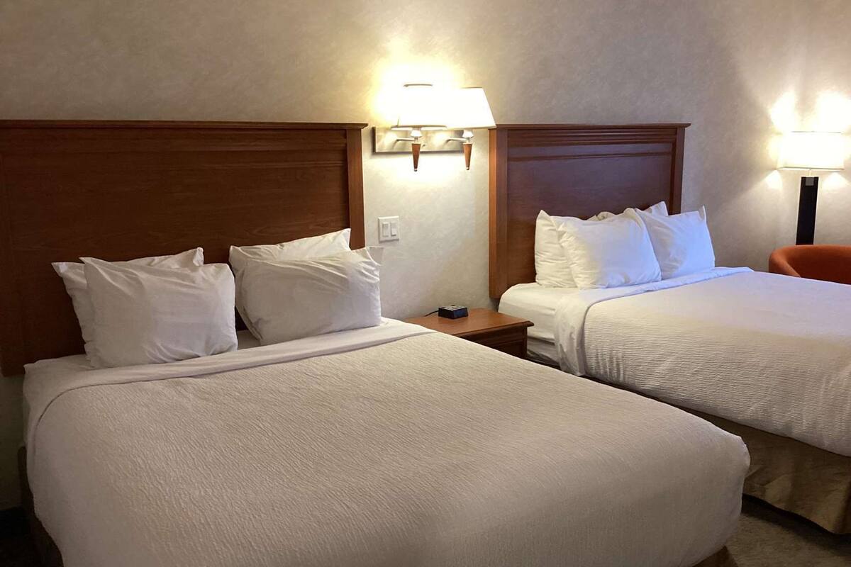 Pillowtop beds, desk, soundproofing, iron/ironing board
