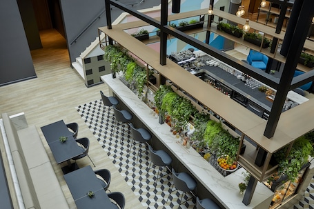 Bar (on property). Crowne Plaza Hamburg - City Alster by IHG