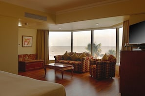 View from room - Ramada Plaza by Wyndham Palm Grove (Mumbai)