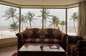 Exterior - Ramada Plaza by Wyndham Palm Grove (Mumbai)