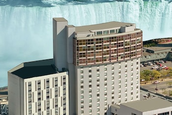 Wyndham Grand Fallsview Hotel