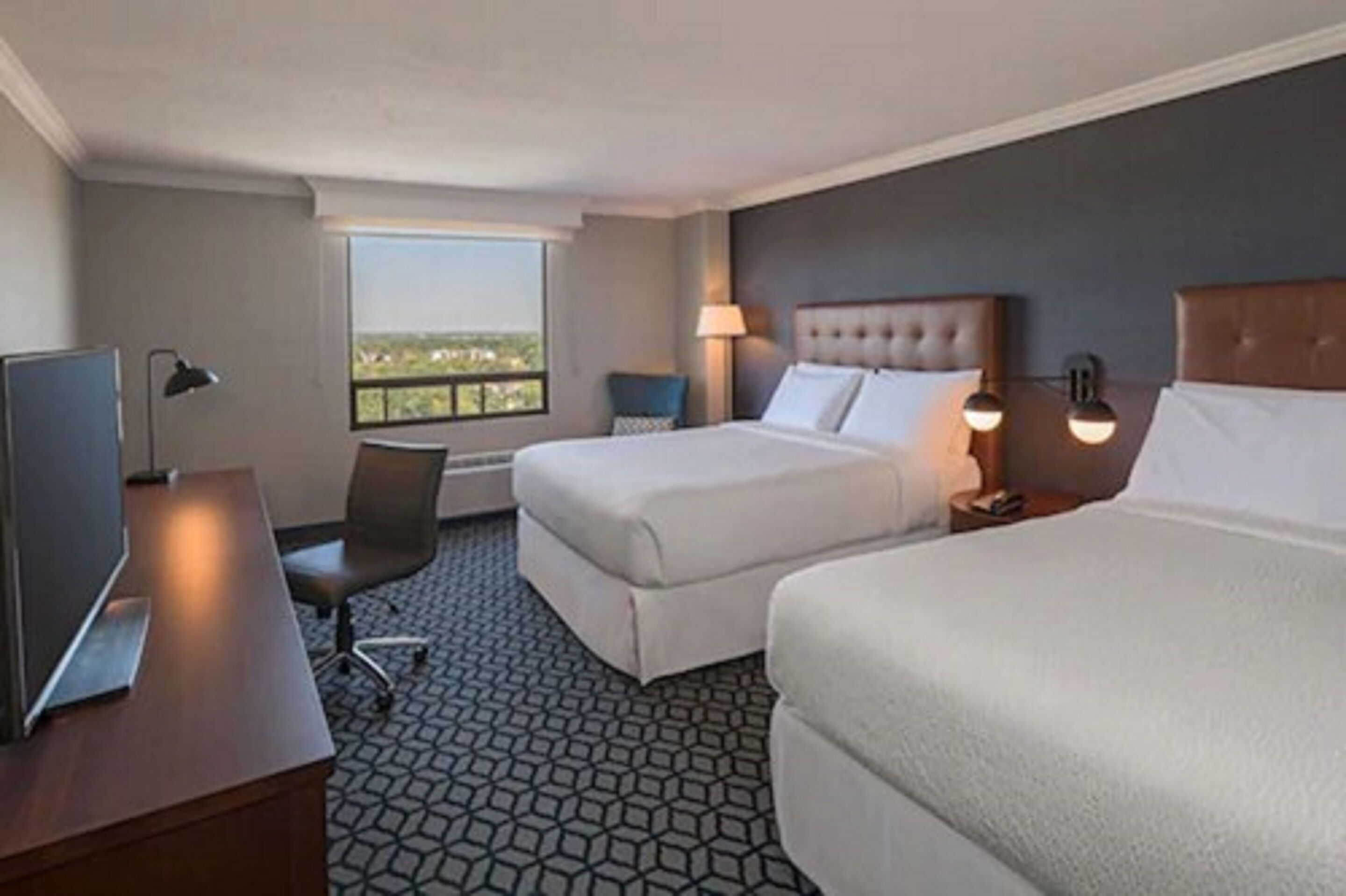 Four Points by Sheraton Niagara Falls Fallsview