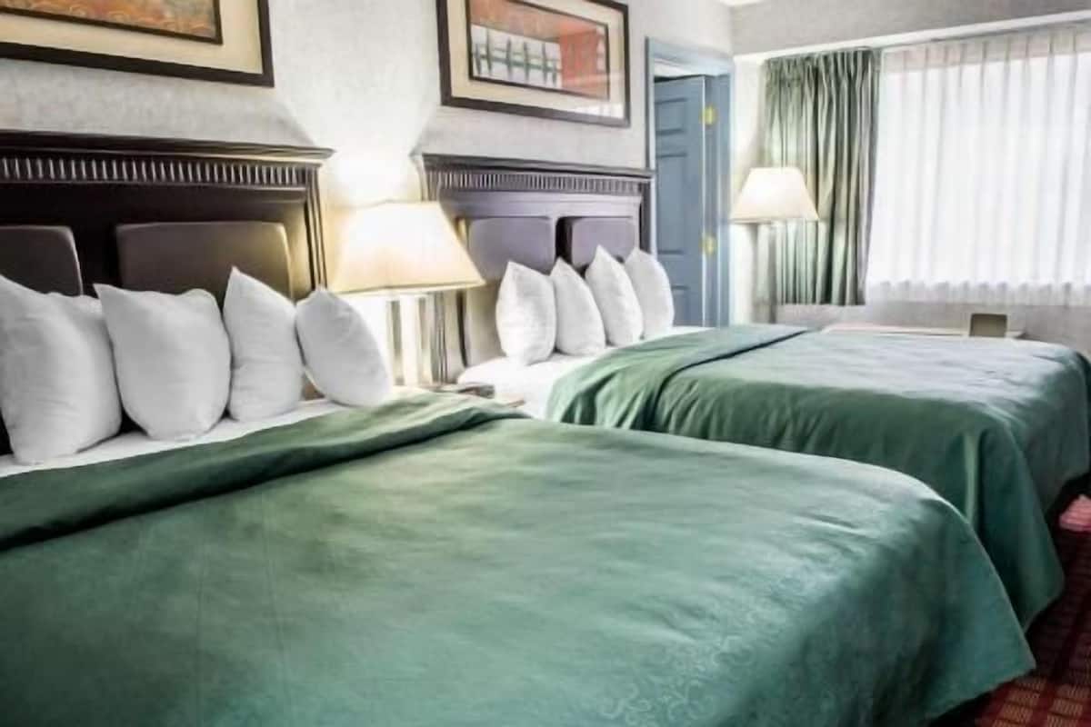 In-room safe, desk, soundproofing, iron/ironing board