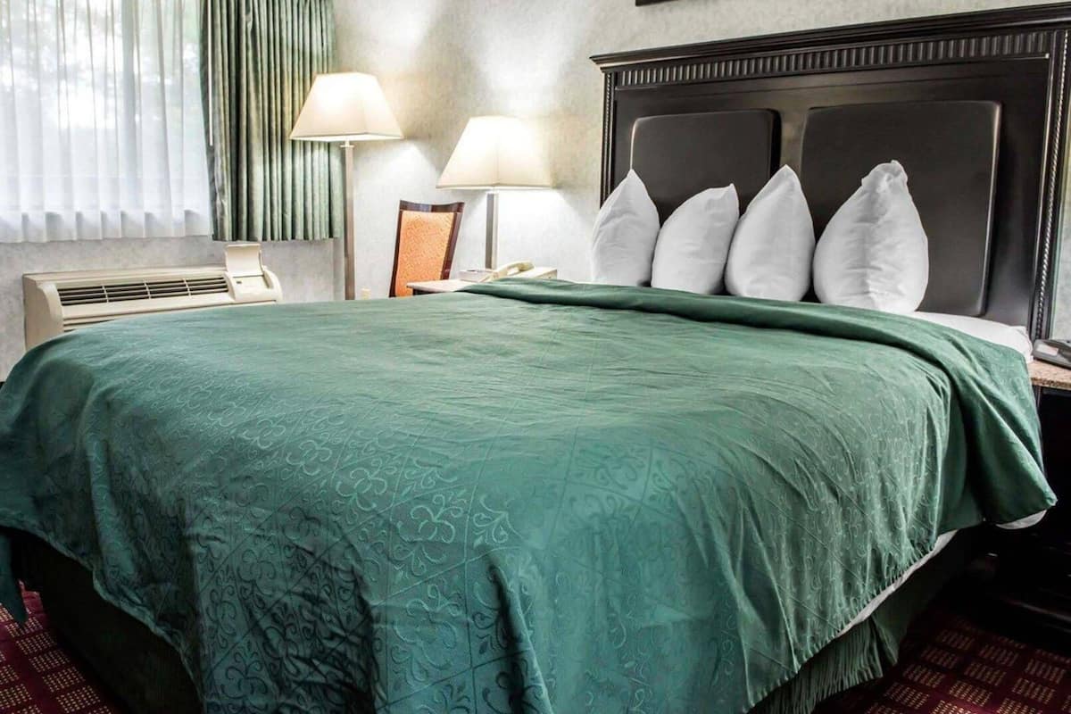 In-room safe, desk, soundproofing, iron/ironing board