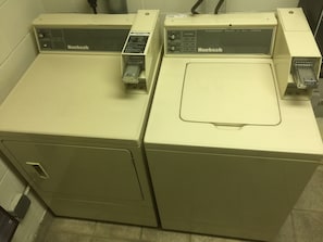 Ruang laundry