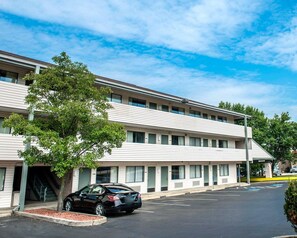 Exterior - Quality Inn & Suites Gibsonia - Pittsburgh North (Gibsonia)