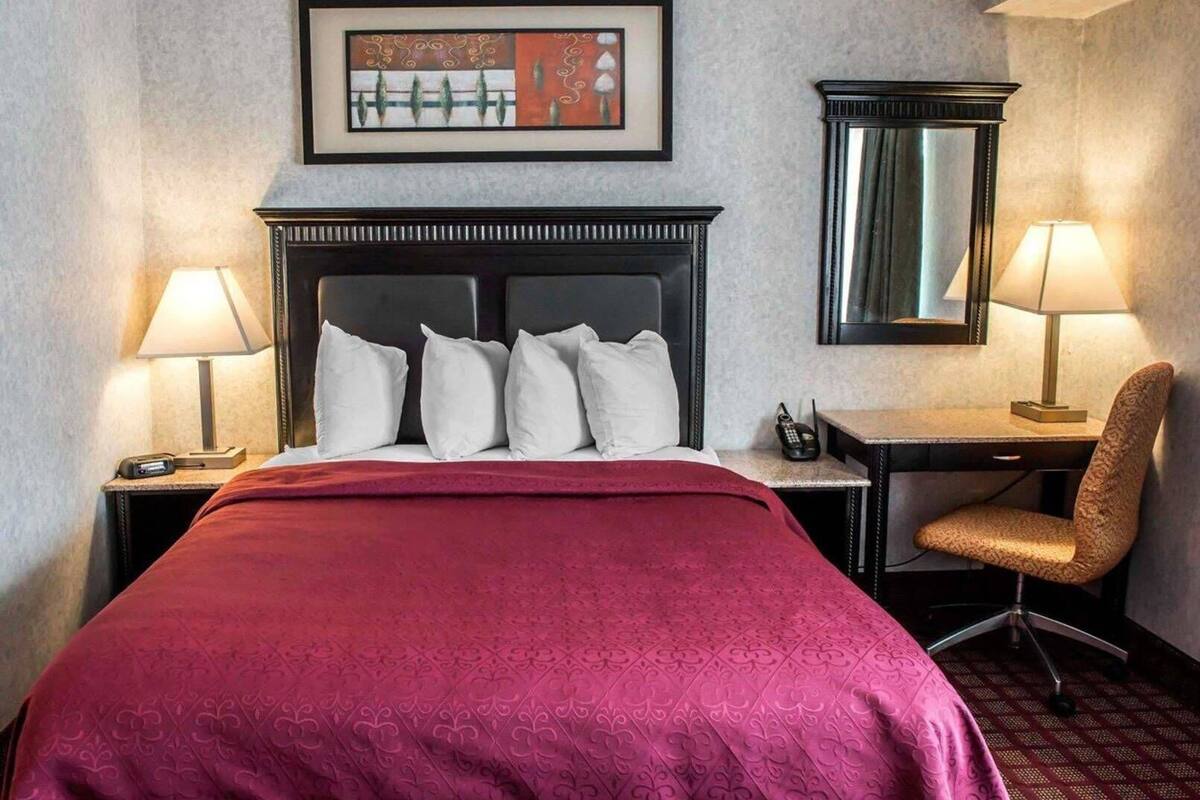 In-room safe, desk, soundproofing, iron/ironing board