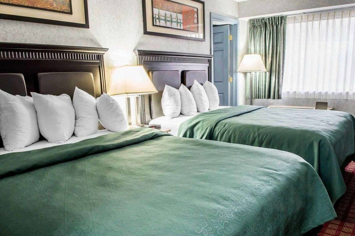 In-room safe, desk, soundproofing, iron/ironing board