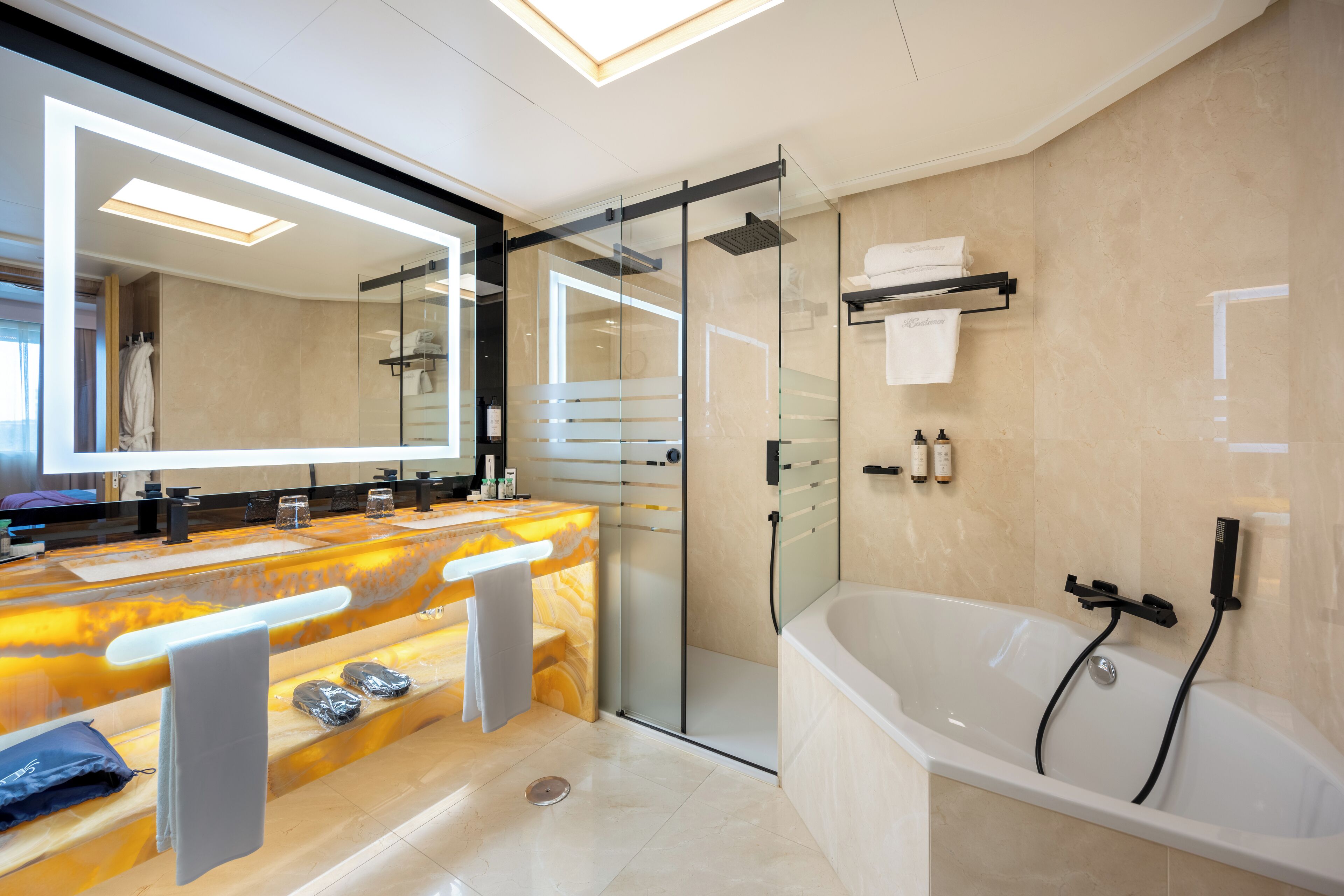 royal suite | bathroom | eco-friendly toiletries, hair dryer, bidet, towels