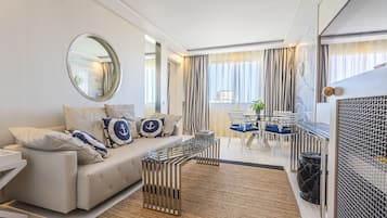 Royal suite | Woonkamer | Televisie