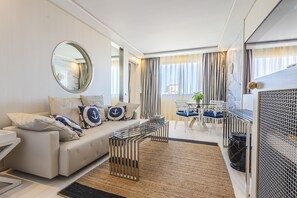 Royal Suite | Living room | TV - Hotel Santemar (Santander)