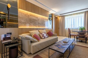 Royal Suite | 1 bedroom, minibar, in-room safe, desk