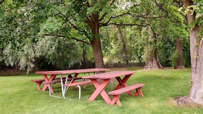 Grill-/Picknickplatz